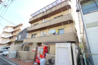 クラバウターマン【2階】の外観