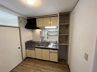 第1渡辺レジデンス【3階】のキッチン