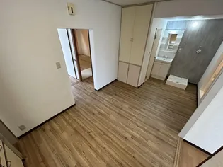 第1渡辺レジデンス【3階】の居間