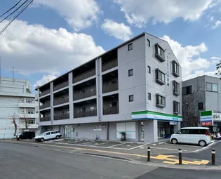 ファミーユ小松島【3階】の外観