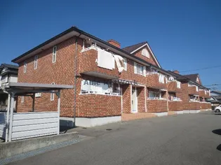 ヴィラファミールA・B【1階】の外観