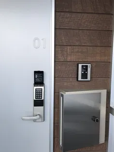 ヒカリハイツ【1階】の玄関