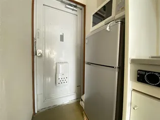 ミルキーウェイイースト棟【3階】の玄関