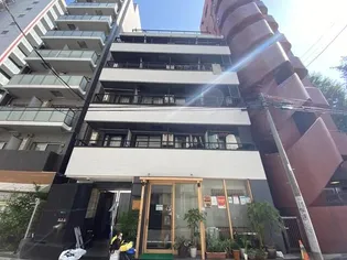 アール新宿御苑【3階】の外観