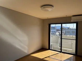 プレミールII【3階】の居間