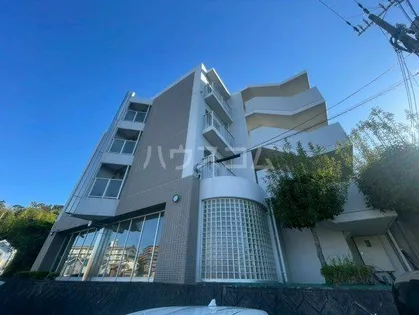 大阪府吹田市千里山高塚【マンション】の外観