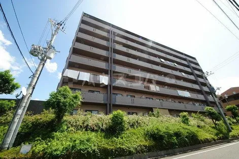 ロイヤルプラザ千里【2階】の外観