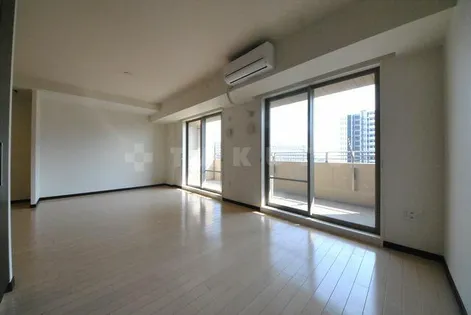 ジオ千里桃山台1番館【9階】の居間