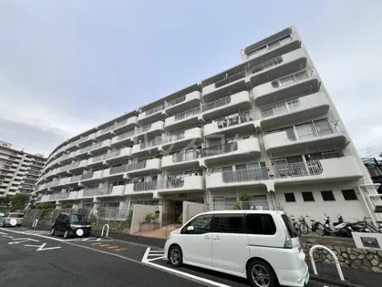 ローズコーポ千里C棟【6階】の外観