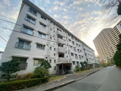 箕面如意谷住宅10号棟の画像