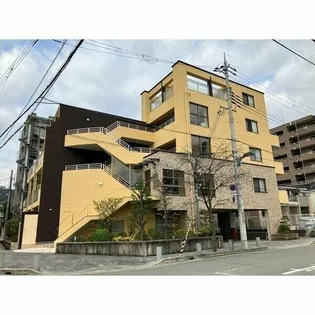 ジョーヌ・エ・ルポ【3階】の外観