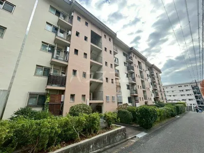 千里山田A団地8棟【5階】の外観