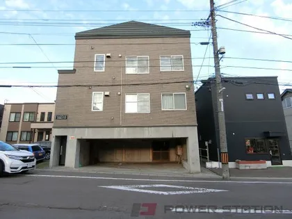 レジデンス花園【2階】の外観