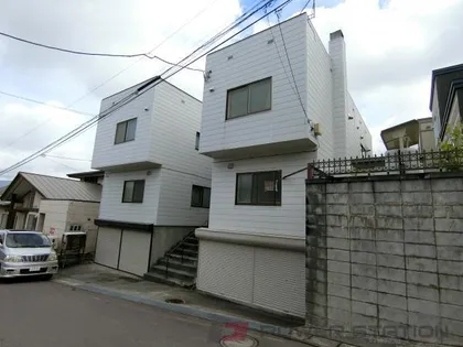 コーポ三佳【2階】の外観