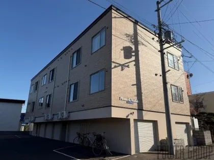 プルメリア若葉【3階】の外観