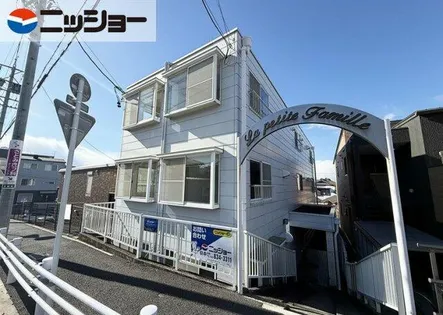 ラプチットファミーユ【2階】の外観