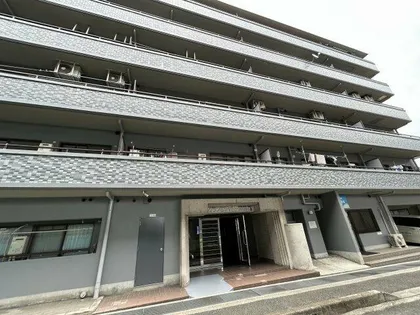 グランドシャトー西明石【3階】の外観