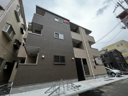 F asecia Magnolia【102号室】の外観