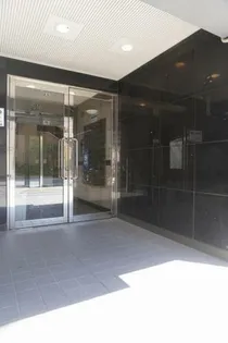 オネスト県庁前の画像