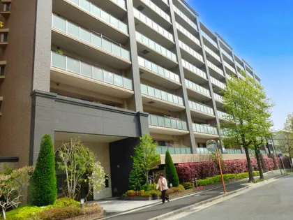 ブランズ南千里【5階】の外観