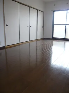 ヴェルデ空港前セントラル【3階】の外観