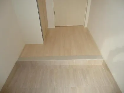 クレシアI【1階】の玄関