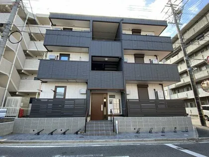 シャルムS岡崎【2階】の外観