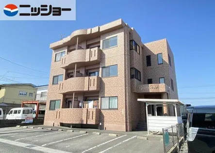 グランドゥール【2階】の外観