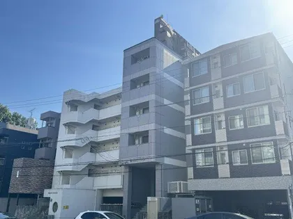 八事スチューデントビル【2階】の外観