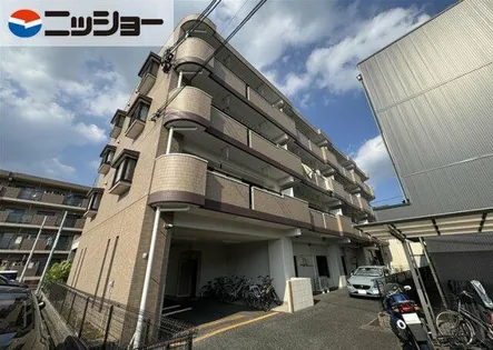 エステート楠【4階】の外観