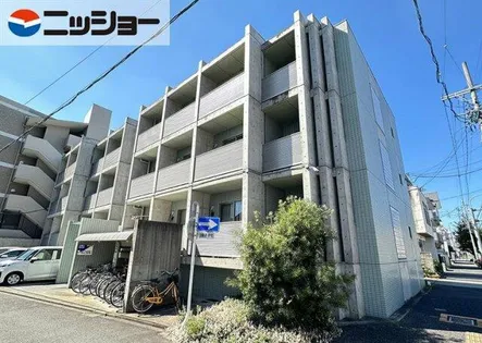 ボッロ リーノ【1階】の外観