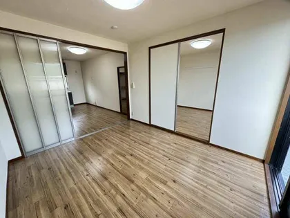 ペイサ-ジュ稲熊【2階】の居間