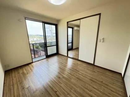 ペイサ-ジュ稲熊【2階】の居間