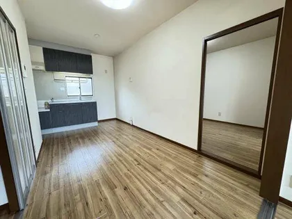 ペイサ-ジュ稲熊【2階】の居間