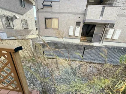 オーチャードタウンA棟【1階】の玄関