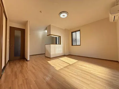 オーチャードタウンA棟【1階】の居間