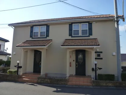 愛知県瀬戸市西山町2丁目【テラスハウス】の外観