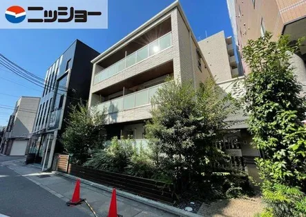 S J CASAの画像