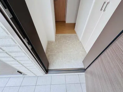 ヘーベルメゾン小本【1階】の玄関