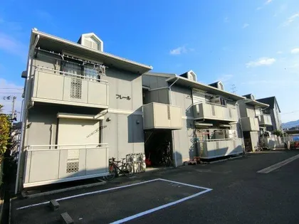 フレール【2階】の外観