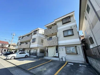 栄グランドハウス【3階】の外観