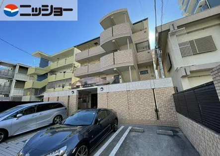 カーサ内山【1階】の外観