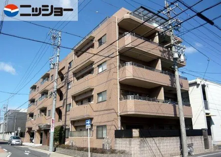 グランプリエ名城の画像