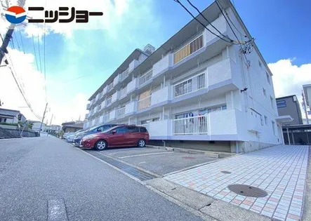 シャトー長湫【1階】の外観