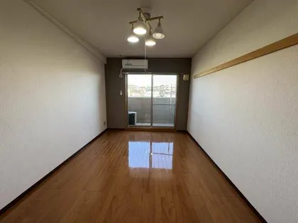 マーヴェラス自由が丘【3階】の居間