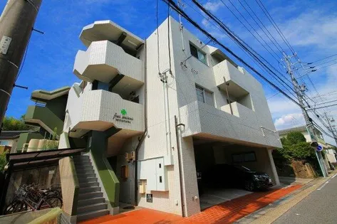 フォーシーズン御幸山【1階】の外観