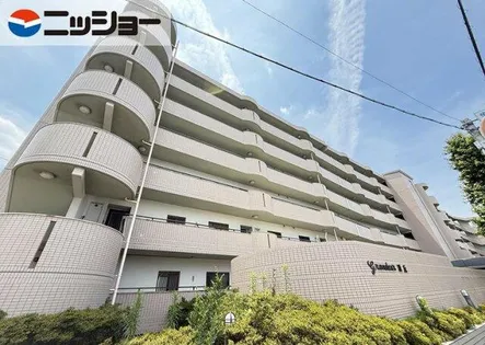 グランドール東丘【4階】の外観