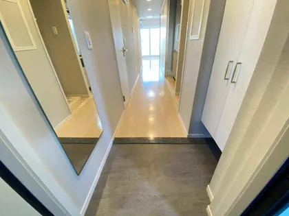 パークアベニュー【2階】の玄関