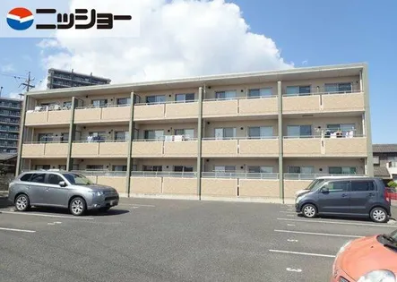 クリスタルスクエア【1階】の外観