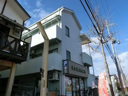 秀保マンションの画像